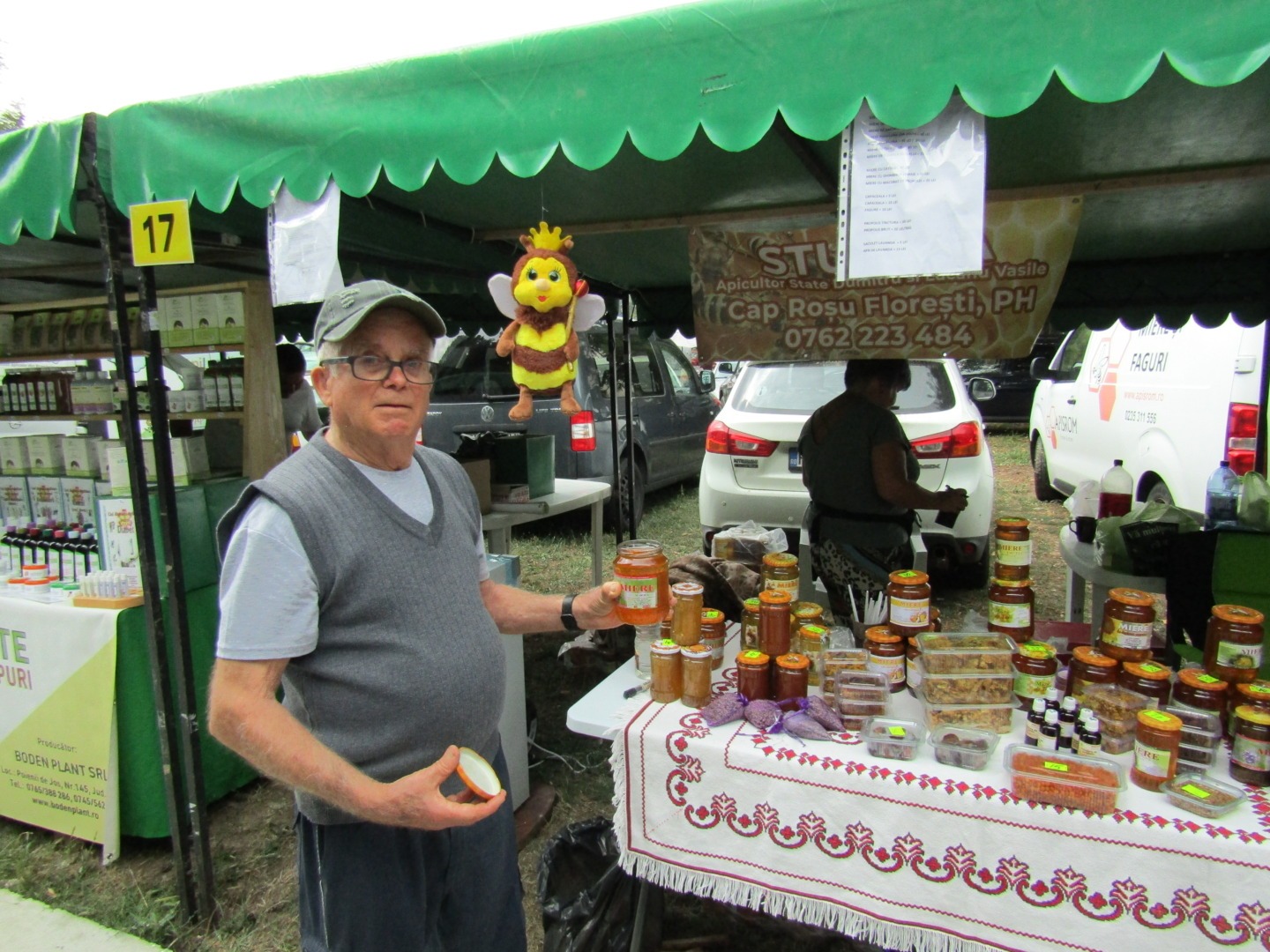 Dumitru State, apicultor la 80 de ani