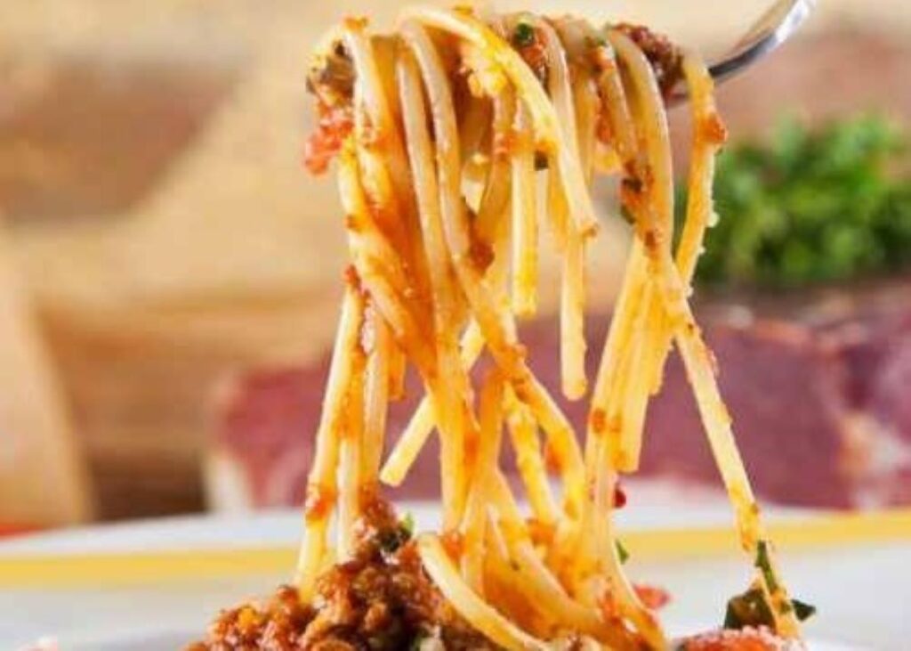 paste-galeata-de-gunoi-in-traducere-din-dialectul-napoletan-cu-sos-rapid-din-ingrediente-pe-care-le-ai-in-casa