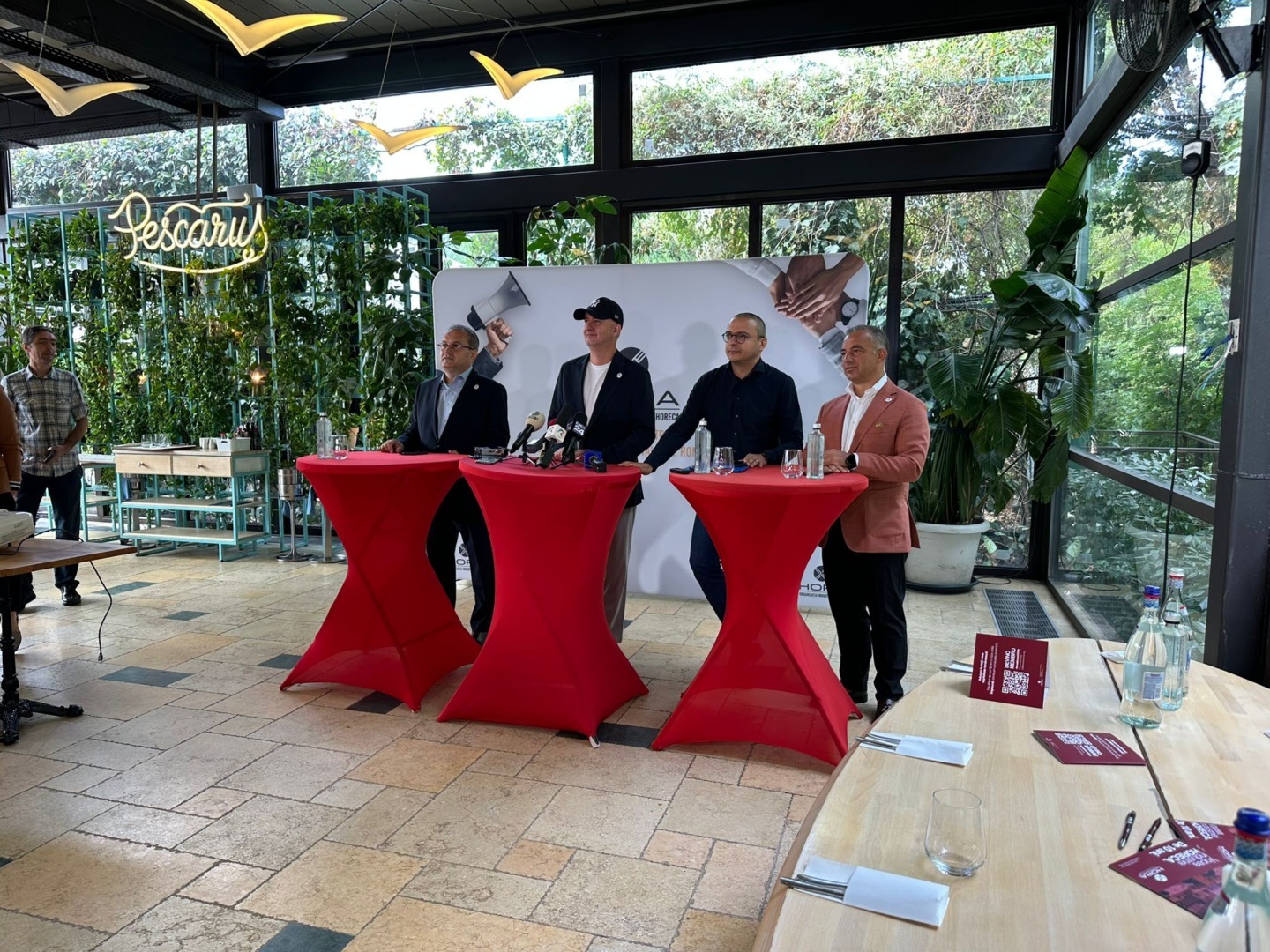 conferinta presa hora