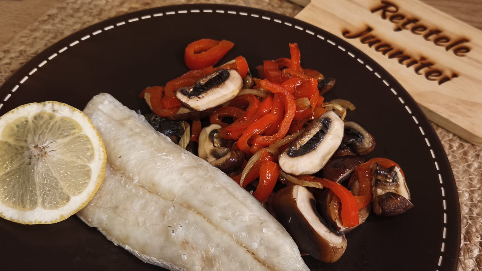 merluciu cu ciuperci ardei si fenicul