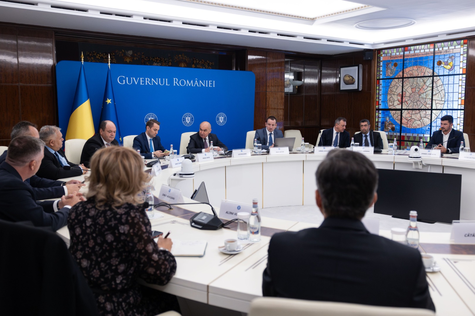 Consultări ale prim-ministrului Ilie Bolojan cu reprezentanții marilor rețele comerciale