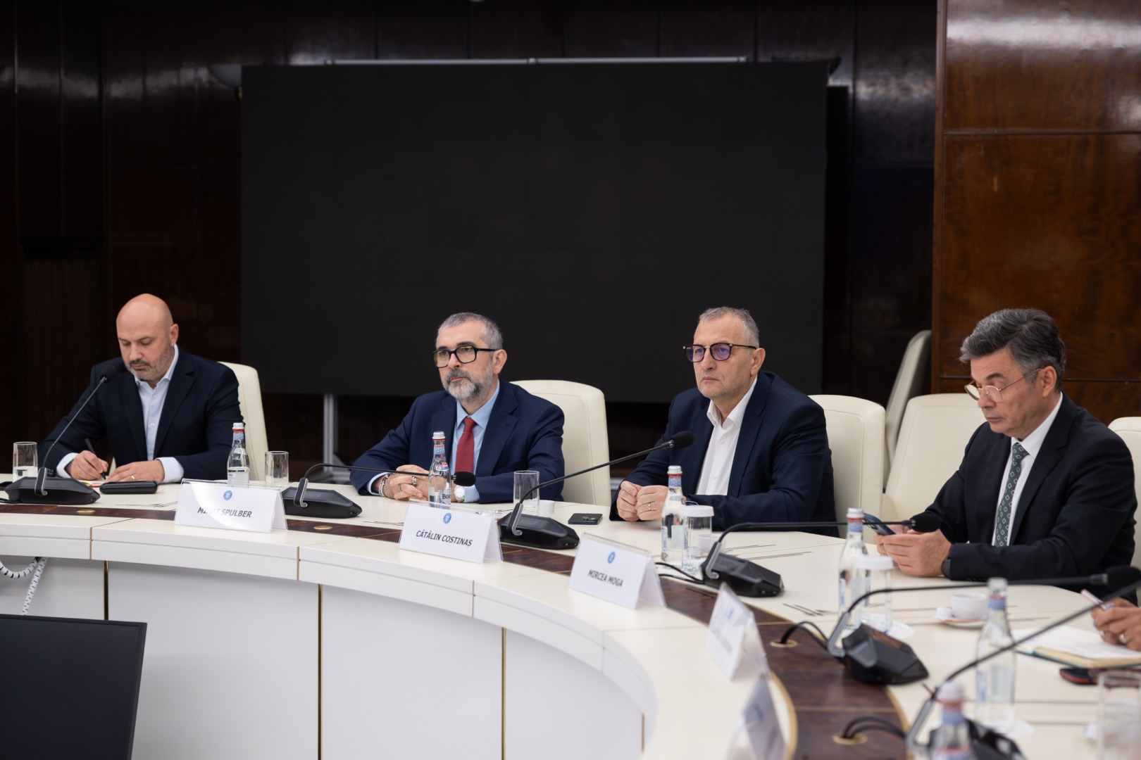 Consultări ale prim-ministrului Ilie Bolojan cu reprezentanții marilor rețele comerciale