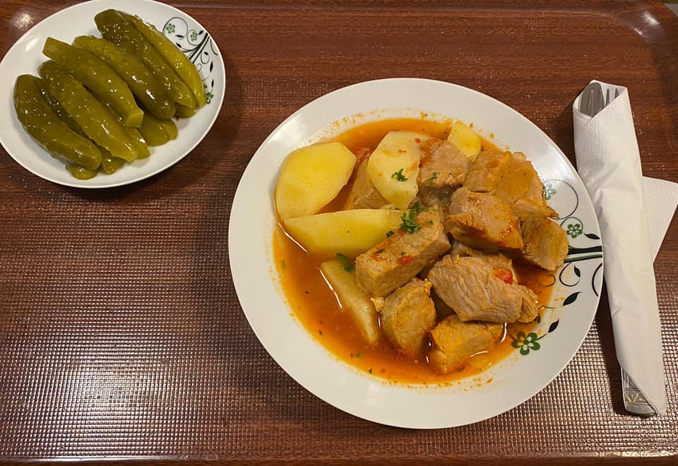 Tocăniță de purcel cu cartofi