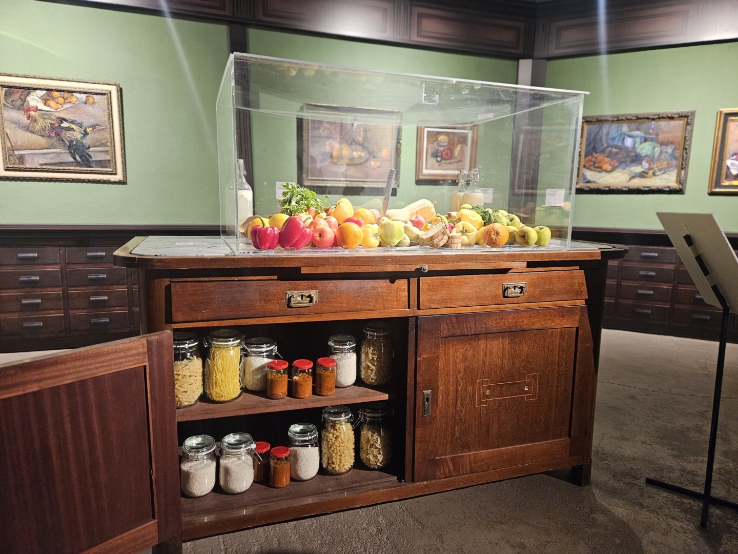 Risipa alimentară, subiectul central al unei expoziții de artă găzduită de Art Safari