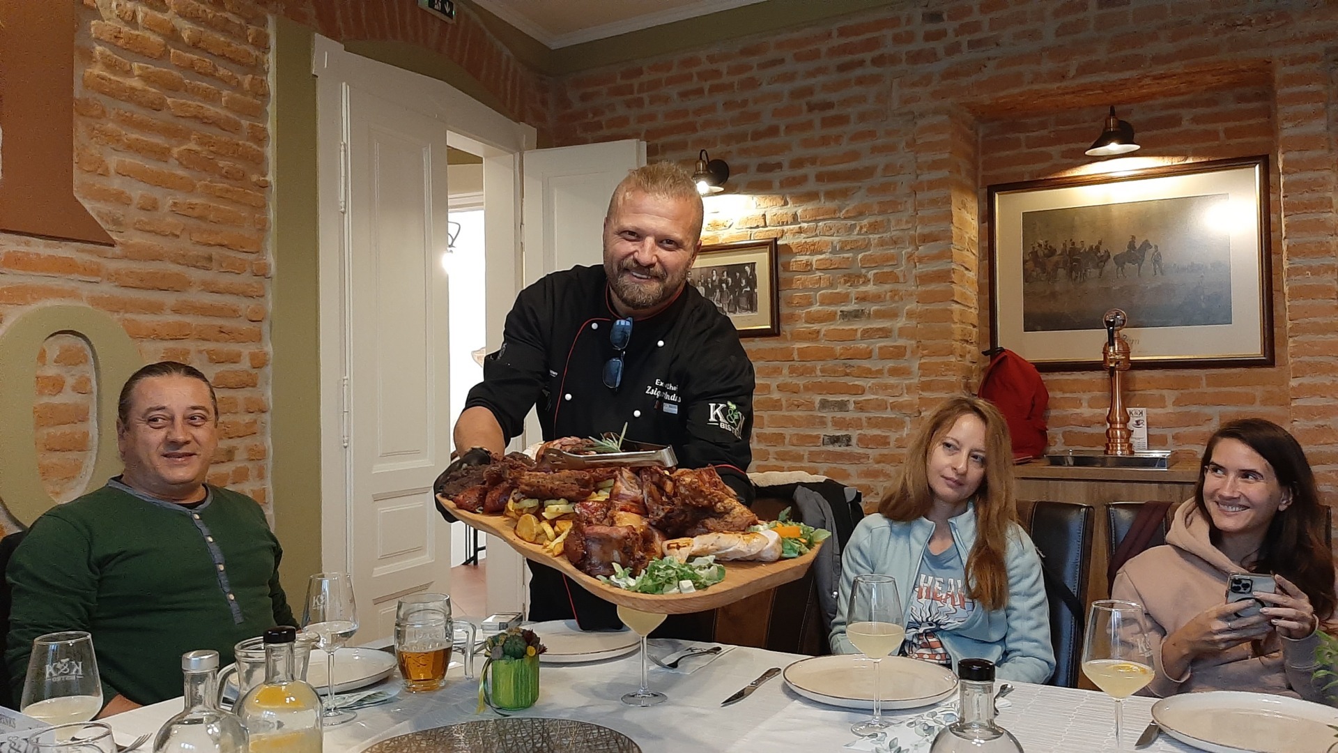 Chef Andras Szigmond și fripturile sale pantagruelice