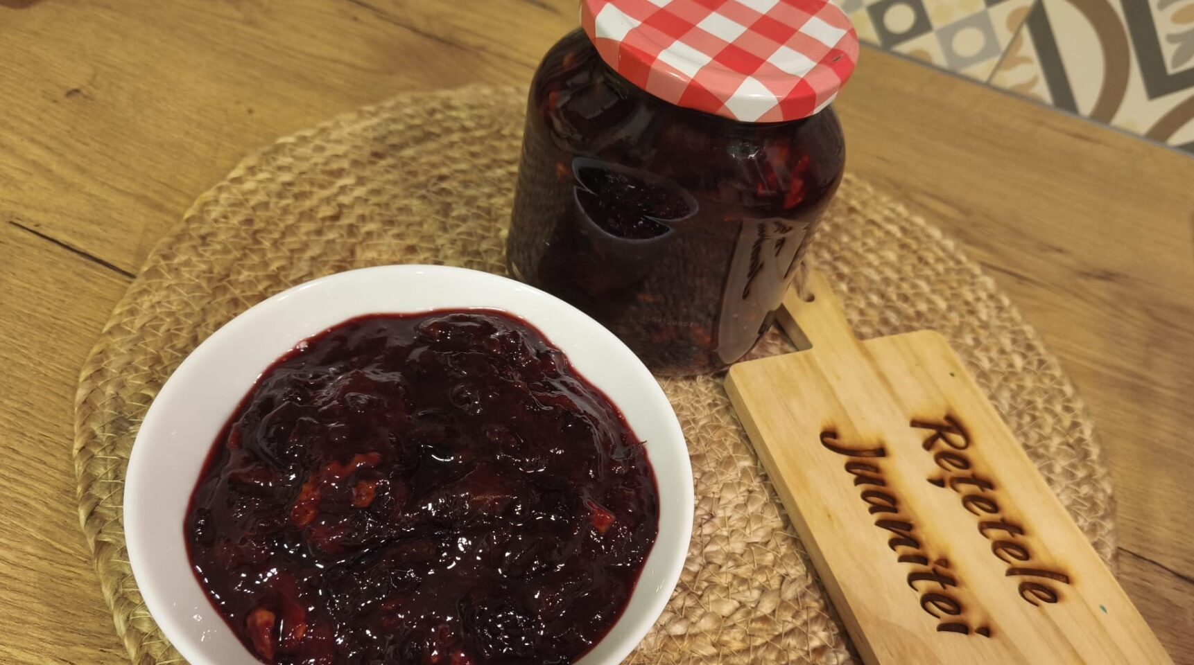 gem prune nuci la cuptor