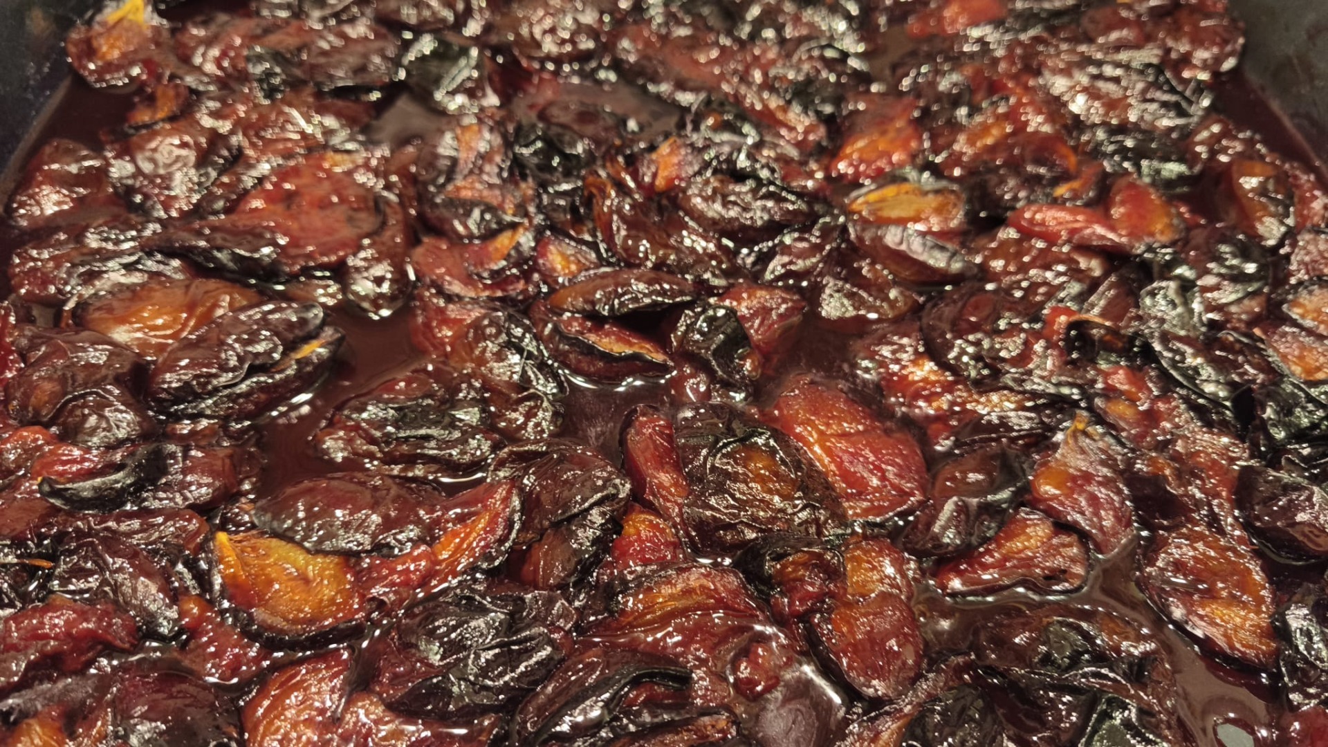 gem prune nuci la cuptor