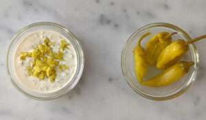 maioneza aromatizată cu ingrediente rapide, din conserva, o solutie pentru un sandwich mai bun