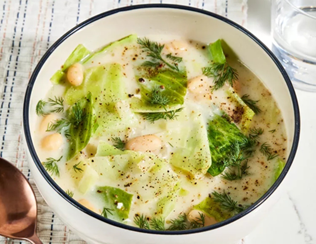 Supă de varză cu usturoi