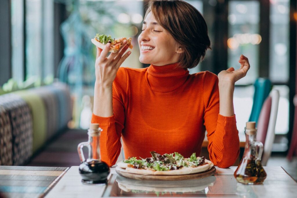 mindful eating sau mâncatul conștient înseamnă, pe scurt. să fii focusat și să savurezi ceea ce mănânci